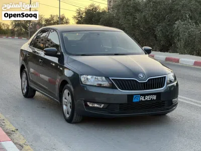 Skoda Rapid Standard 3
