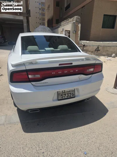 Dodge Charger SXT 4