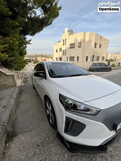 هيونداي ايونيك Standard 4