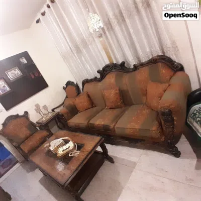 طقم كنب سبع مقاعد مع الطاولات 4