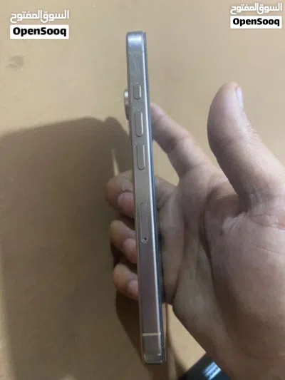 iPhone 16 pro 128 3