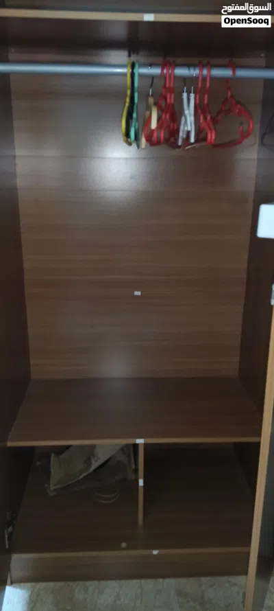خزانة خشب نطيفة 16 ريال wardrobe new condition 16 rial 4