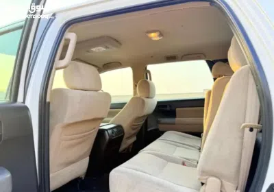 Toyota Sequoia Standard 3