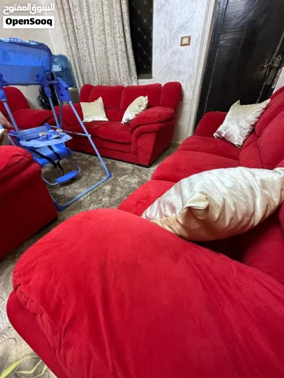 طقم كنب لم يستعمل الافترة قصيرة جدا 3