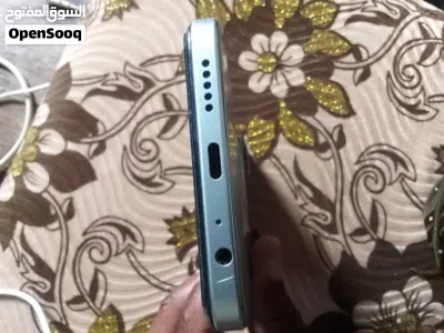 هاتف ريدمي C15 هاتف يوجد فيه كسر فشاشه 256جيجا ورام 8 في كسر فشاشه لكن جهاز شغال 4