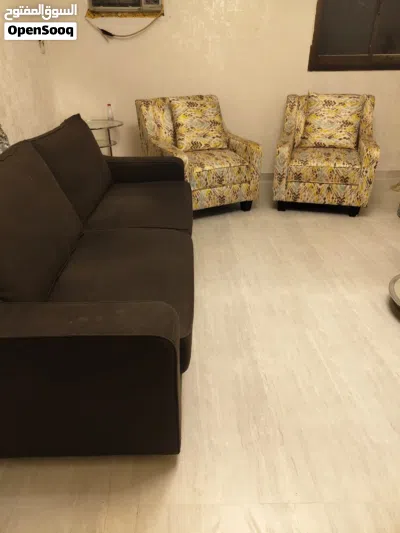 للبيع طقم كنب ومرتبة سرير 2