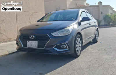 Hyundai Accent Standard 3