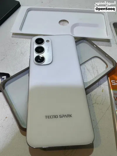 تريد هاتف عملي وسريع ومعالجه قوي وضد المي بطاريته ادوم عندك يوم كامل بشحنه وحده Tecno Spark 40 Pro+ 3