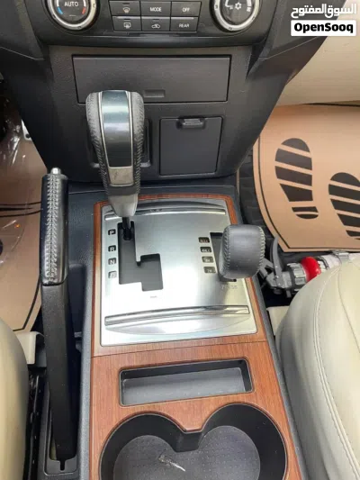 Mitsubishi Pajero GLS Top 4