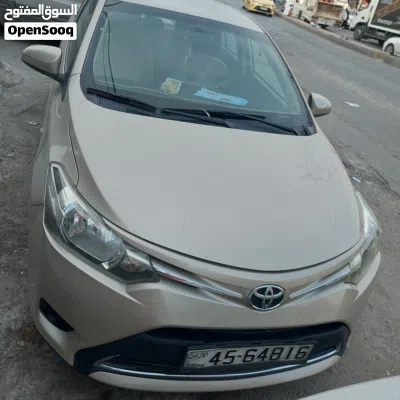 Toyota Yaris E 4