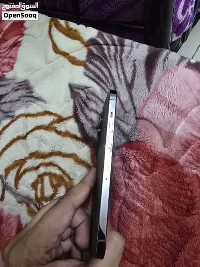 iphone 12 pro max 4