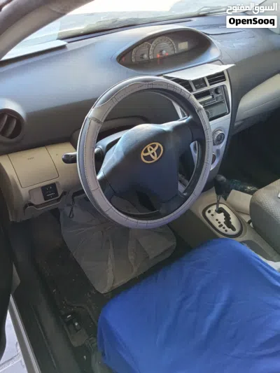 Toyota Yaris Basic 4