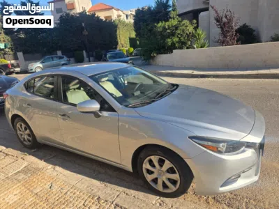 Mazda 3 Standard 4