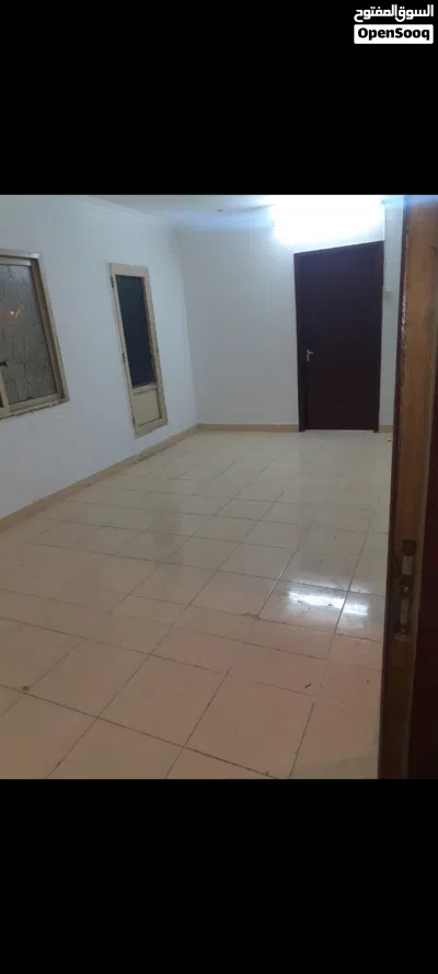 For rent: One bedroom, living room, two bathrooms, and a kitchen. The famliving room is 6 meters. 3