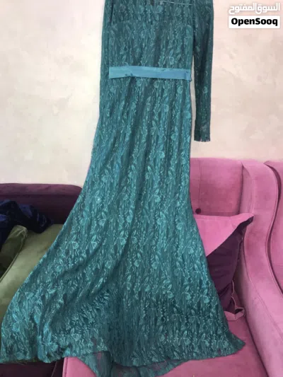 مجموعة فساتين بحالة ممتازة للبيع كوم واحد وسعر مغري 3