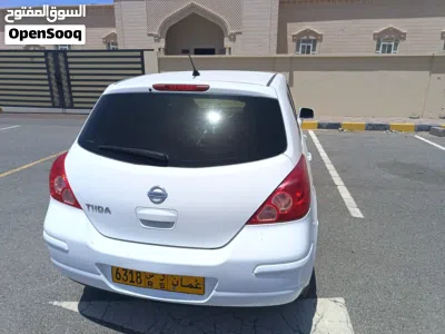 Nissan Tiida 4