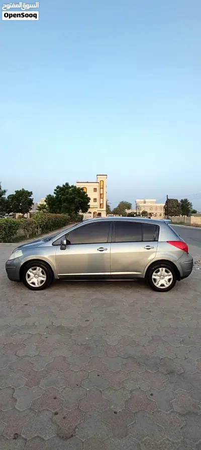 Nissan Versa S 2