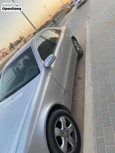 مرسيدس بنز الفئة-E E 240 3