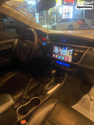 Toyota Corolla LE 4
