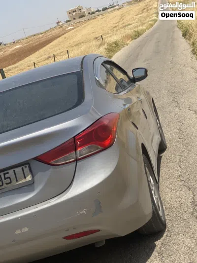 Hyundai Avante SE 3