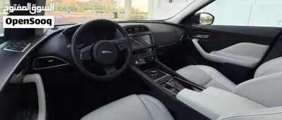 Jaguar F-Pace R-Dynamic 4