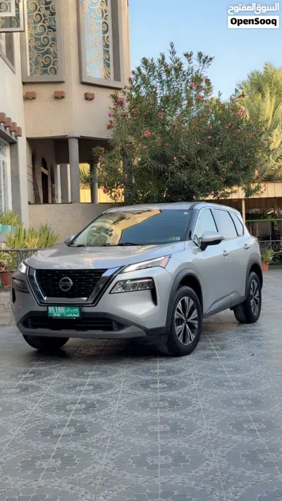 Nissan Rogue SV 2