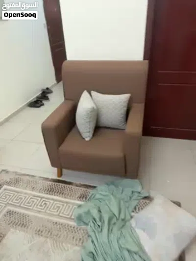 مجلس مكون من ثلاث كنبكان ووتيبل 2 جديد من دانوب هوم مع فرشة ارض هديه من دانوب هوم 3