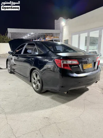 Toyota Camry SE 4
