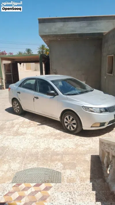كيا سيراتو Standard 2