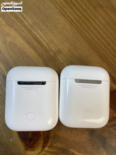 للبيع علبة شحن عدد 2 AirPods أصلي 3