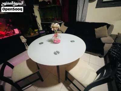 Round Dinning table 2