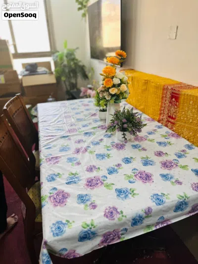 Dining Table with 6 chairs 2