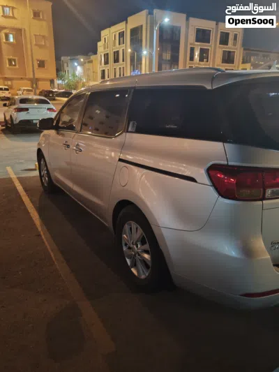 Kia Carnival Standard 2