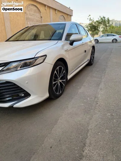 تويوتا كامري GLE 3
