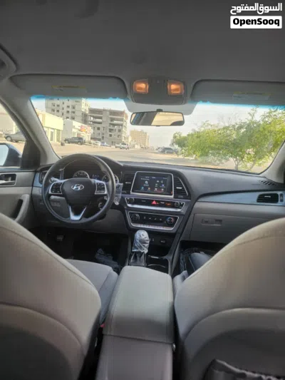 Hyundai Sonata Standard 4
