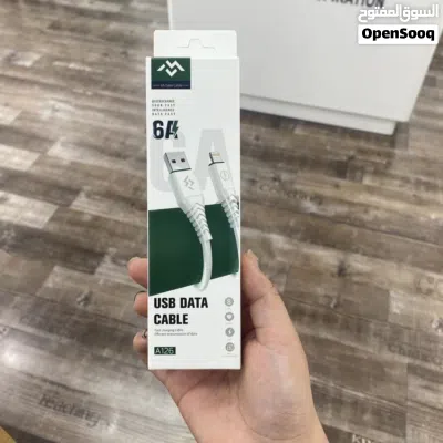 بور بانك ووصلات جوال وسماعات ايفون 3