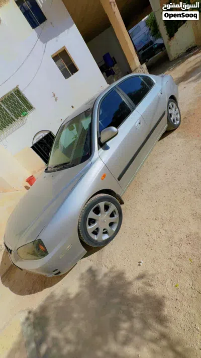 Hyundai Elantra 2