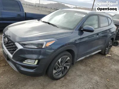 Hyundai Tucson SEL 2