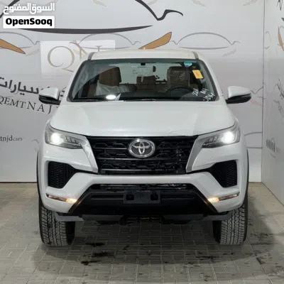 Toyota Fortuner Standard 2