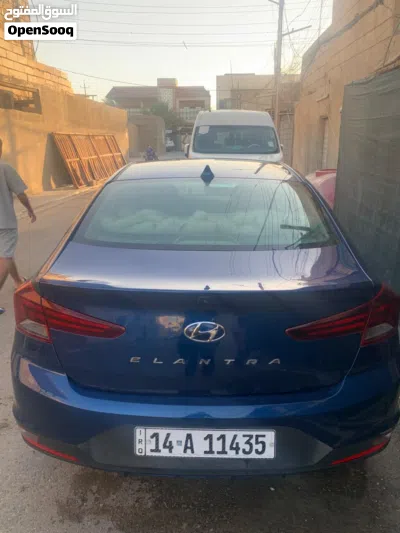 Hyundai Elantra Limited 3