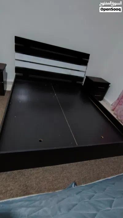 سرير وتسريحة 2