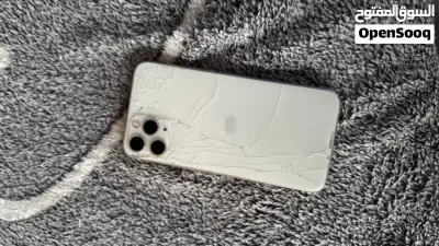 ايفون 11 برو بحاله ممتازه جداً 512 قيقا بس مبدل شاشه مره وحده وبطاريه 71 وظهر مكسور للتبديل او كاش 3