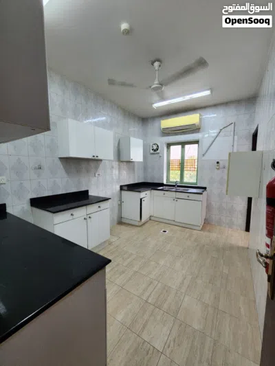 Luxury apartment for rent in Al-Qurm للايجار شقه فاخره في القرم قريب العياده الامريكيه 3