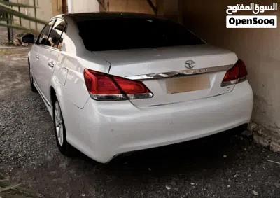 Toyota Avalon XLE 2