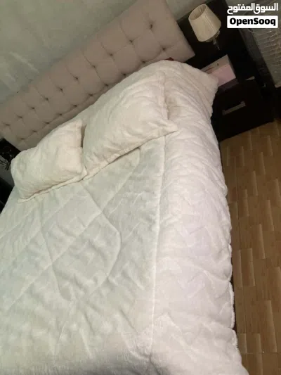 تخت مزدوج مع تسريحة فقط ب 60 دينار 2
