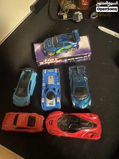 Mini cars only 2 are hotwheels 2