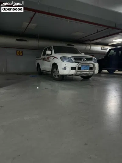 Toyota Hilux DLX 4