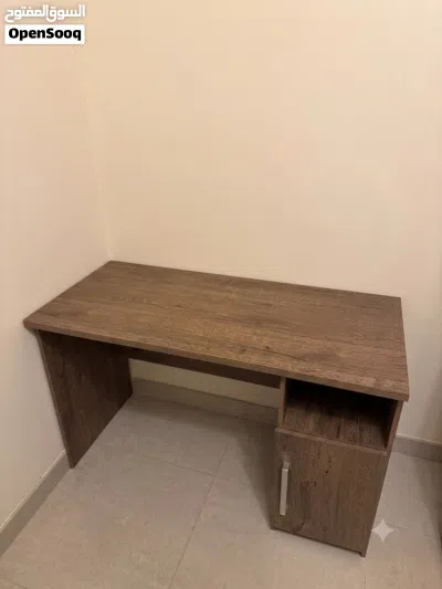 مكتب و كرسي دراسي للمنزل بحالة الجديد Desk and Chair almost new 3