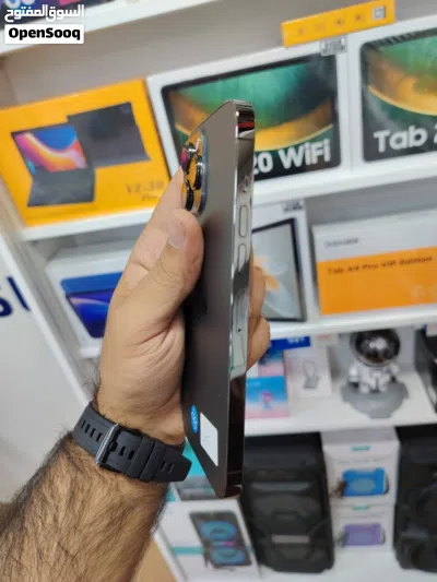 Iphone 13 pro max بحالة ممتازة 2