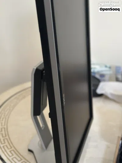 شاشة dell مع Desktop Computer 3